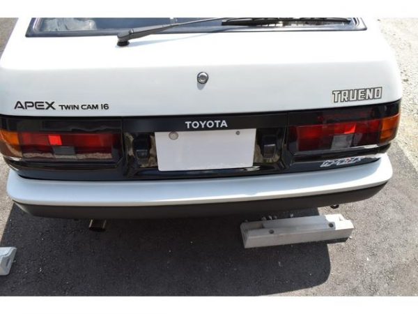 Toyota Sprinter Trueno AE86 zenki (pre-facelift) sticker placement example
